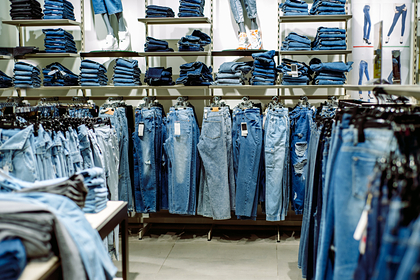 Устаревшая модель джинсов вновь стала трендом