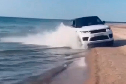 Российский депутат объяснил видео с ездой его Range Rover по Байкалу