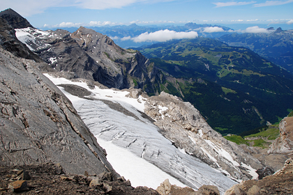 В Швейцарии спрогнозировали полное таяние древнего ледника за месяц