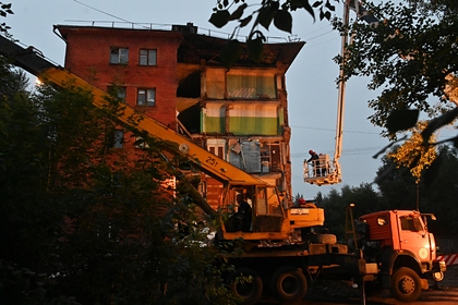 СКР начал обыски в причастных к обрушению дома в Омске организациях