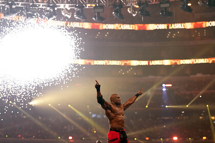 Звезда рестлинга заявил о желании драться в UFC