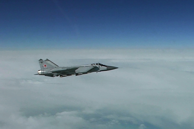 МиГ-31 вытеснил британский самолет за пределы РФ
