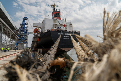 Пять судов с продовольствием вышли из портов Украины