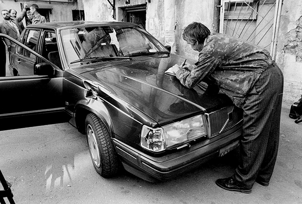 Расстрелянный киллером Volvo 940 Михаила Маневича