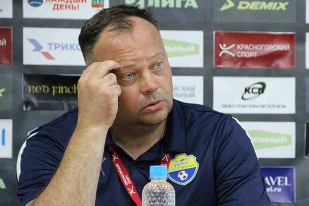 Денис Лопатин
