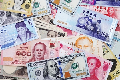 Юань обогнал доллар по объему торговли на Мосбирже