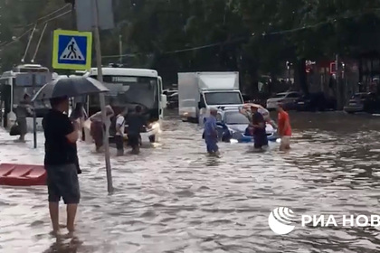 Мощный ливень затопил столицу российского региона