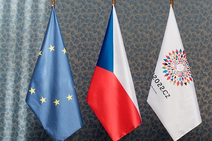 В парламенте Чехии выступили против выдачи шенгенских виз россиянам