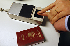 В Германии предложили перестать выдавать шенгенские визы россиянам