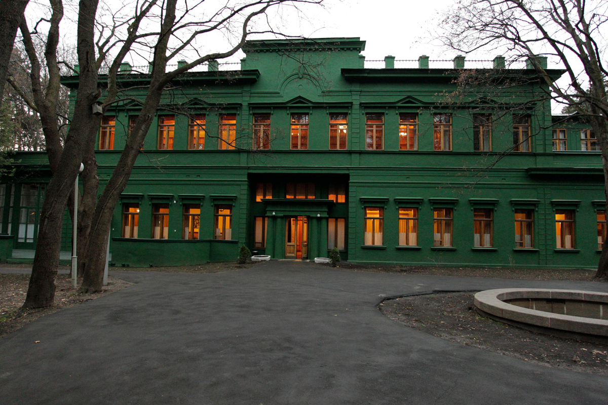 Ближняя дача Сталина в поселке Кунцево под Москвой