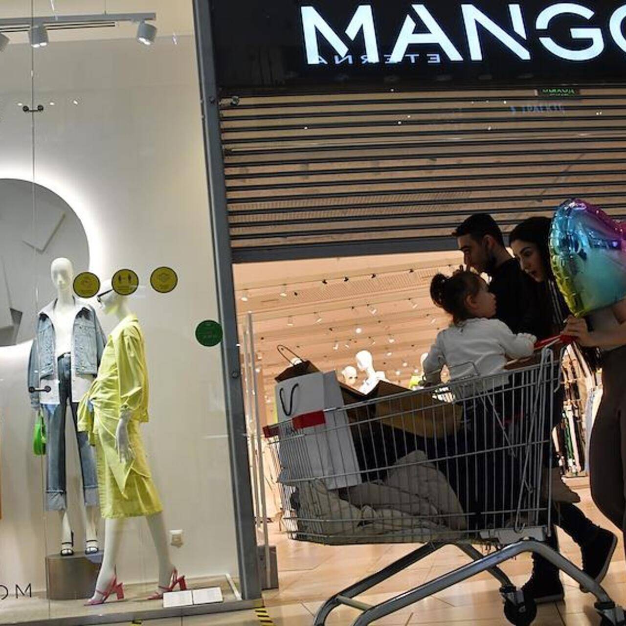 Еще три магазина <b>Mango</b> открылись в <b>Москве</b>: Явления: Ценности: Lenta.ru.