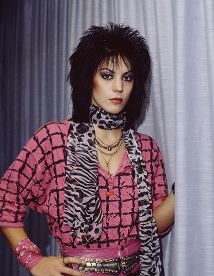 Рок-певица Джоан Джетт со стрижкой «волчица», 1984 год