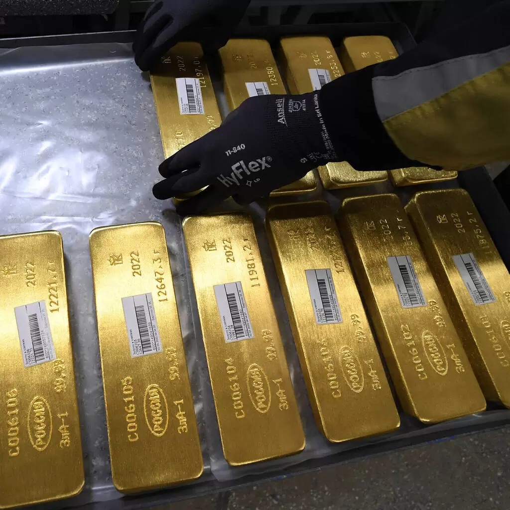 Çin Rusiya qızılının alışını 50 dəfə artırıb