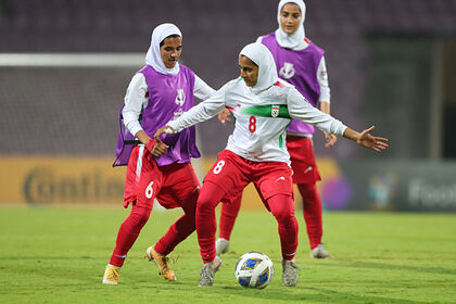 Женщины Ирана впервые за 43 года посетили матч чемпионата страны по футболу