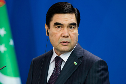Путин наградил бывшего президента Туркменистана