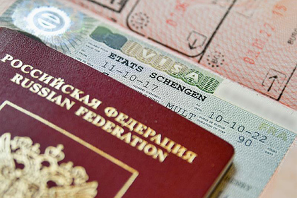 Россиянам назвали главные отличия загранпаспортов на пять и десять лет