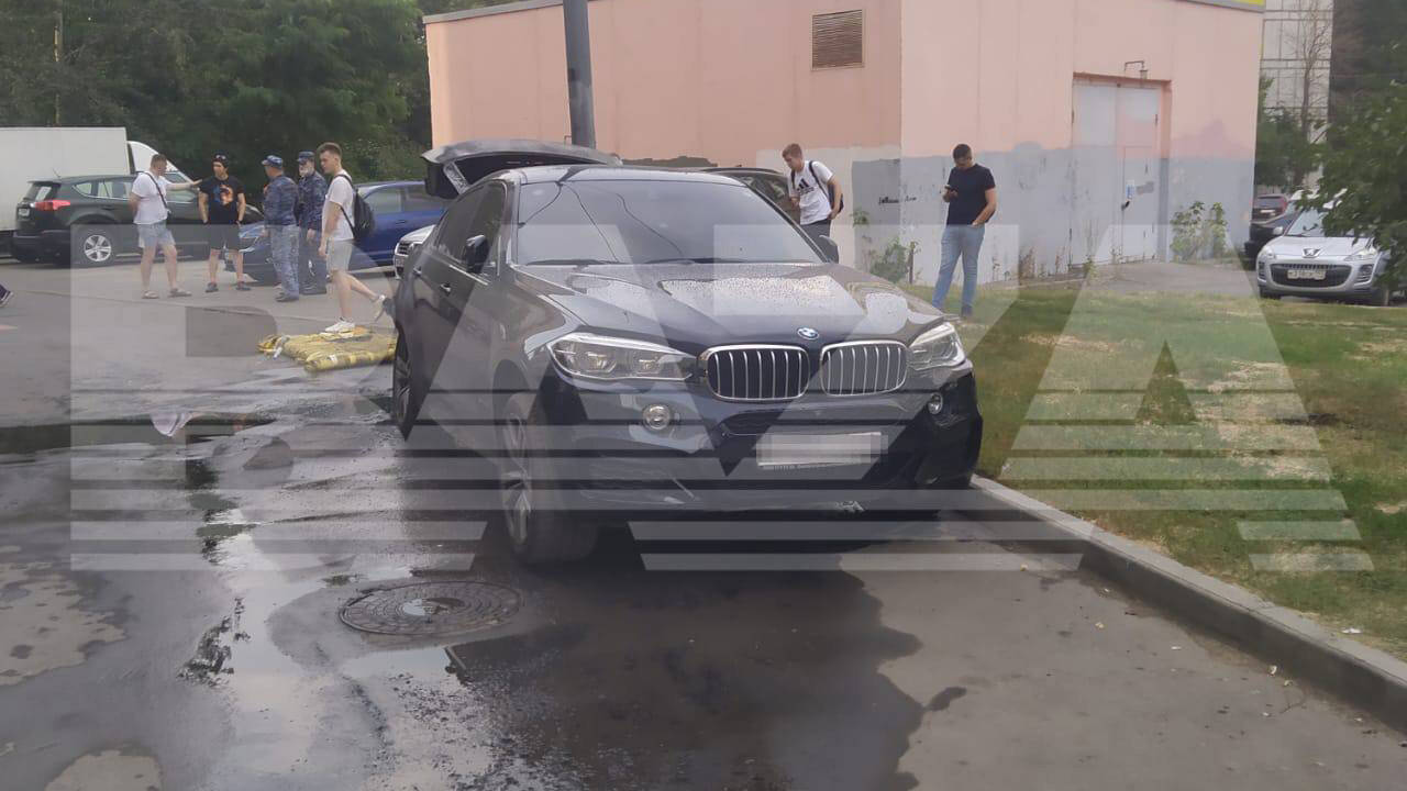 В Москве загорелся BMW замначальника управления Генштаба: Общество: Россия:  Lenta.ru