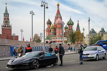 Экс-мэра Архангельска задержали за попытку устроить автопробег дорогих машин