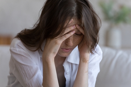 Врач назвал доступные способы облегчить боль во время приступа мигрени