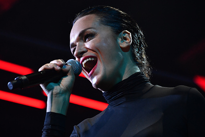 Певица Слава описала внешность российских звезд фразой «все переделаны»