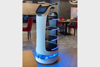 В ресторане Челябинска появился робот-официант