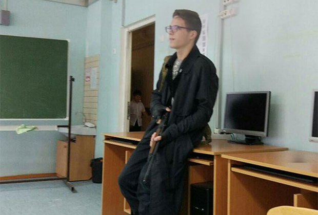 Иногда Михаил Пивнев приходил в школу с винтовкой