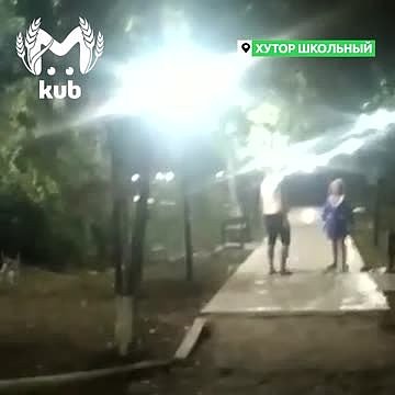 Подросток избил россиянку за брошенный мимо урны окурок и попал на видео