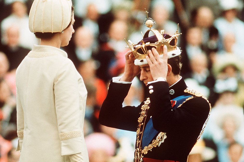 Королева коронует Чарльза как принца Уэльского, 1969 год