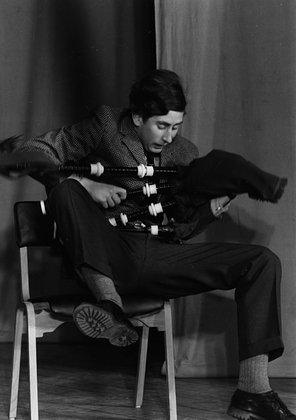 Чарльз с волынкой во время студенческой постановки «Тихий Дон» в кембриджском Тринити-колледже, 1969 год. Фото: Keystone / Hulton Archive / Getty Images