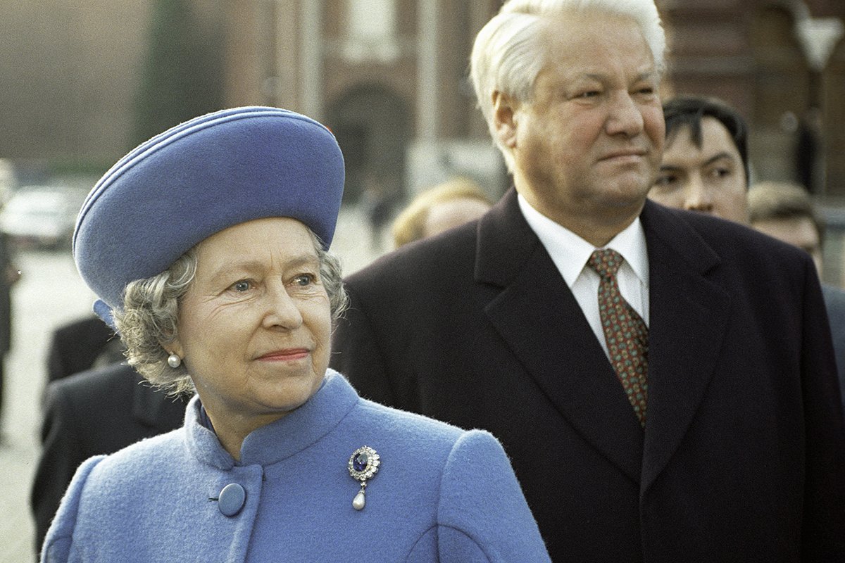 Елизавета II и Борис Ельцин на Красной площади 