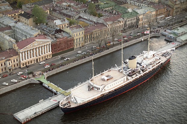 Королевская яхта «Британия» в Санкт-Петербурге. Фото: Алексей Варфоломеев / РИА Новости