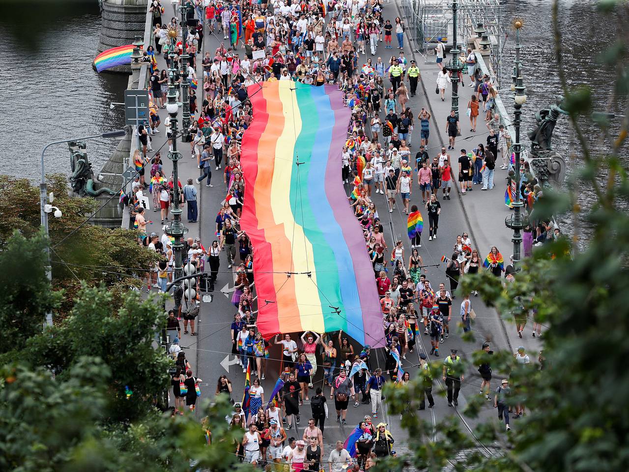 В Сербии запретили проведение гей-парада: Политика: Мир: Lenta.ru