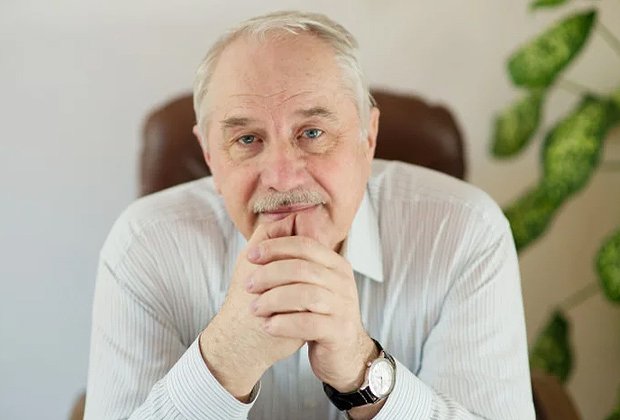 Анатолий Маслов