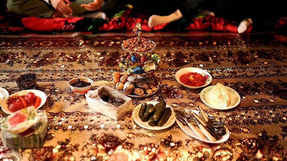 Лезгины очень гостеприимный народ. И даже во время Рамадана, когда местные жители соблюдают строгий пост, они накрывают богатый стол для гостей