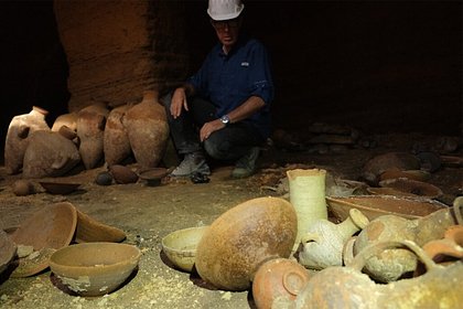 В Израиле нашли погребальную пещеру с древними артефактами