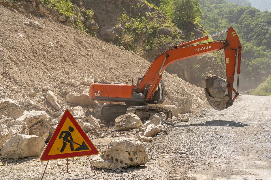 Строительство новой дороги в Кармадонское ущелье 