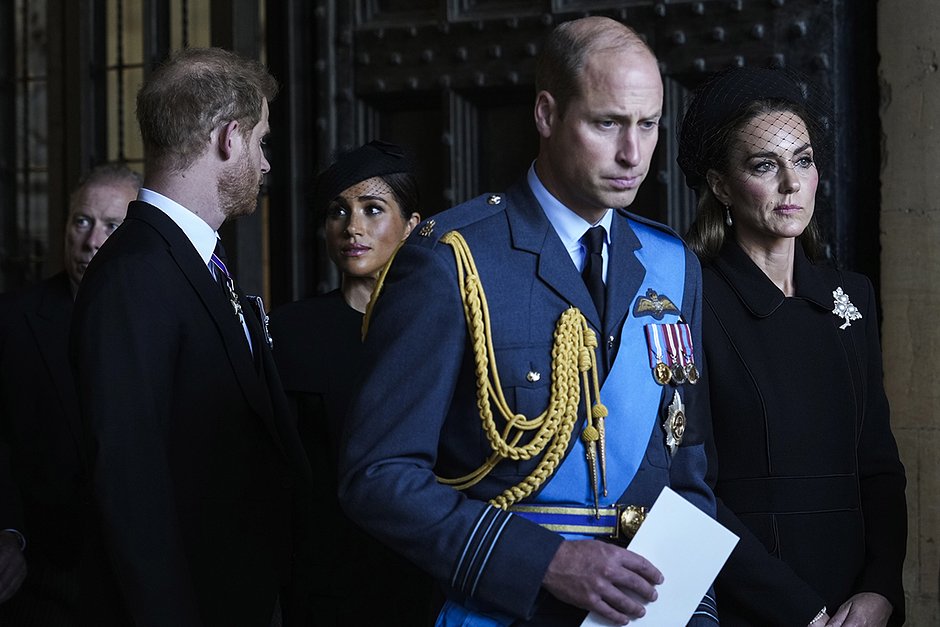 Принц Гарри, Меган Маркл, принц Уильям и принцесса Кэтрин в Вестминстерском дворце, 14 сентября
