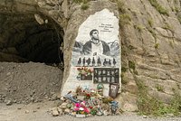 «Это была мясорубка! Камни в 300 тонн летали» 20 лет назад Сергей Бодров и еще 150 человек погибли в Кармадонском ущелье