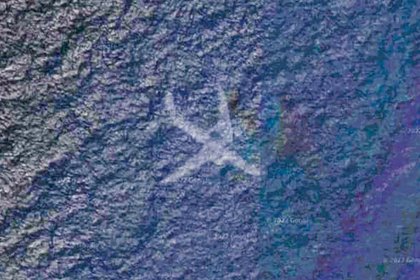 На картах Google обнаружили загадочный объект в Атлантическом океане