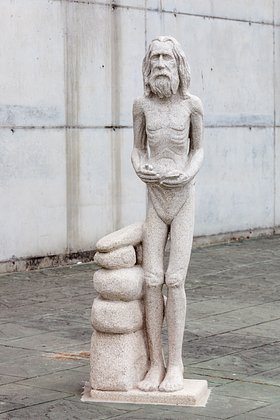 Памятник Манфреду Гнедингеру. Фото: Luis Miguel Bugallo Sanchez / Wikimedia