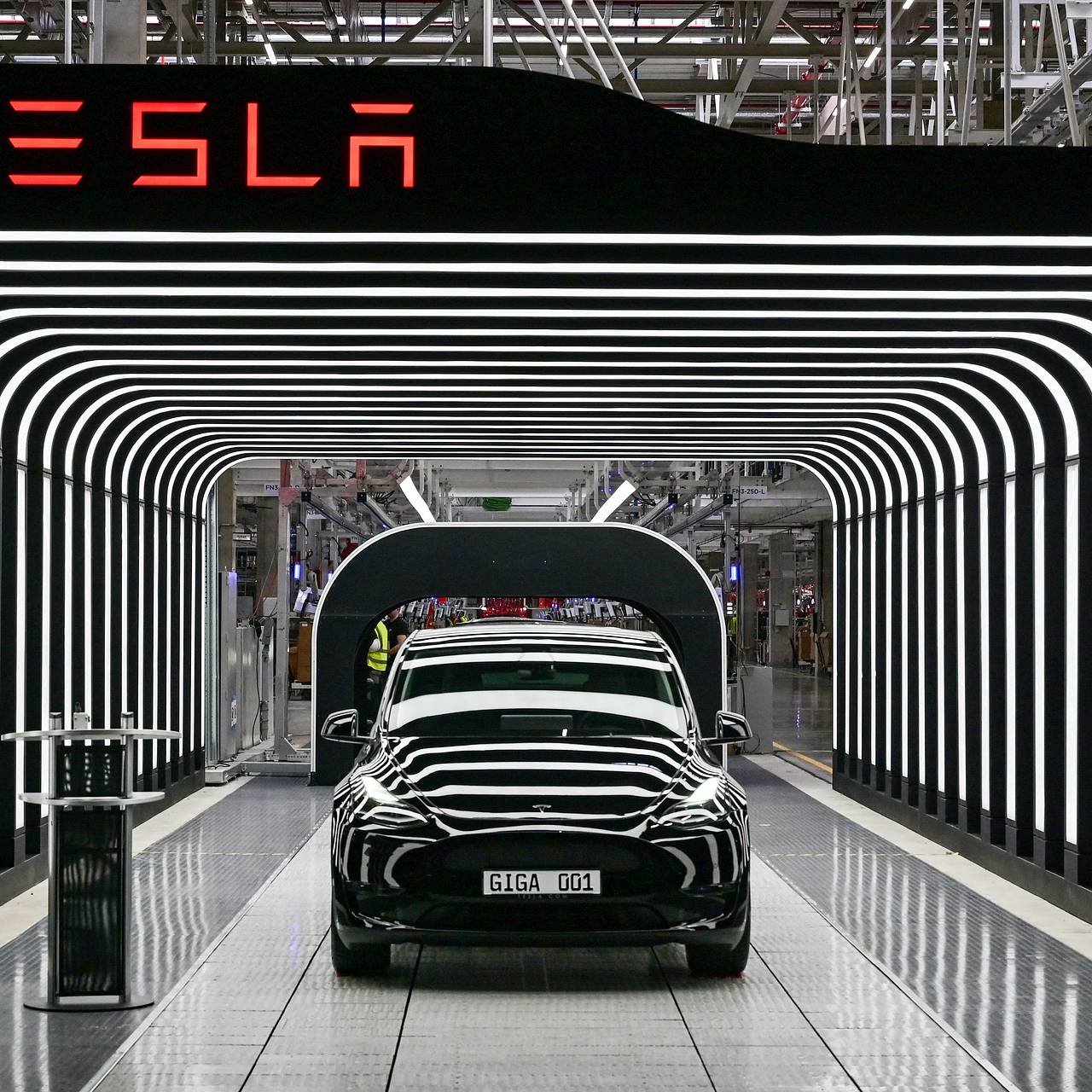 Владелец Tesla пожаловался на дорогой ремонт автомобиля: Техника: Наука и  техника: Lenta.ru