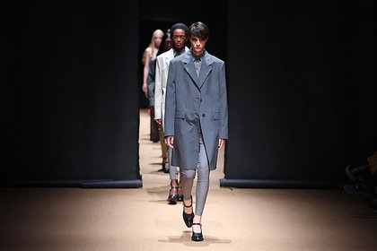 Модель из России открыла показ Prada на Неделе моды в Милане