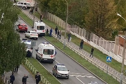 Минпросвещения сообщило об эвакуации учеников из-за стрельбы в школе Ижевска