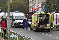 Мужчина с двумя пистолетами напал на школу в Ижевске. В результате стрельбы погибли 15 человек, среди них 11 детей 