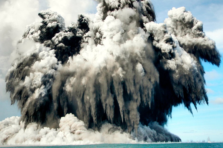 Извержение вулкана Хунга-Тонга-Хунга-Хаапай продолжалось 11 часов. Это был самый крупный магматический выброс с 1991 года