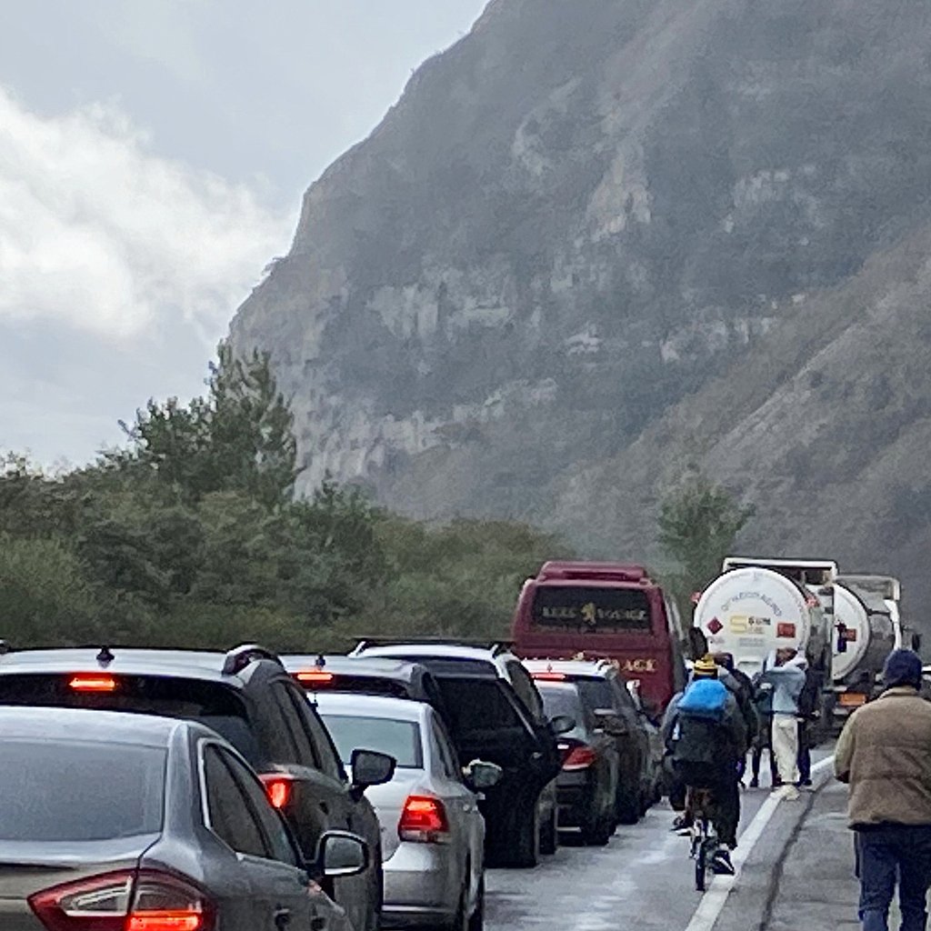 Маршрут армения тбилиси. Грузинская таможня верхний ларс. Грузинская граница верхний ларс. Переезд в грузию. Как попасть в грузию.