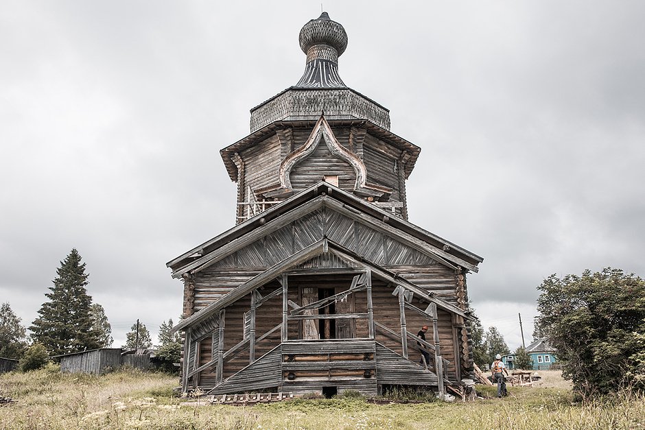 Никольская деревянная церковь в деревне Зачачье