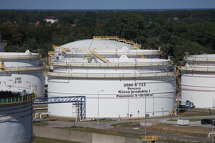 Польша согласилась передать Германии излишки нефти