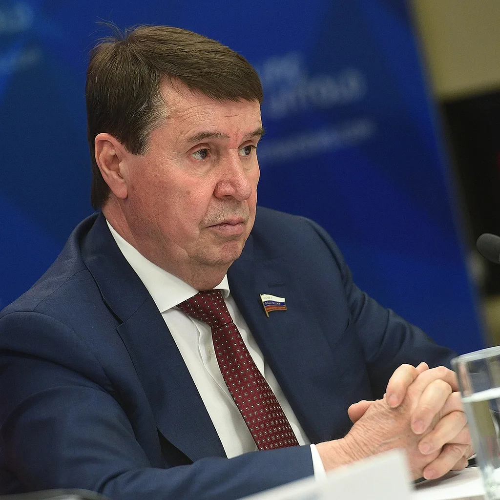 Senator ABŞ-ın Rusiyaya daxil olmaq istəyən bölgələri atəşə tutmaq icazəsinə cavab verib