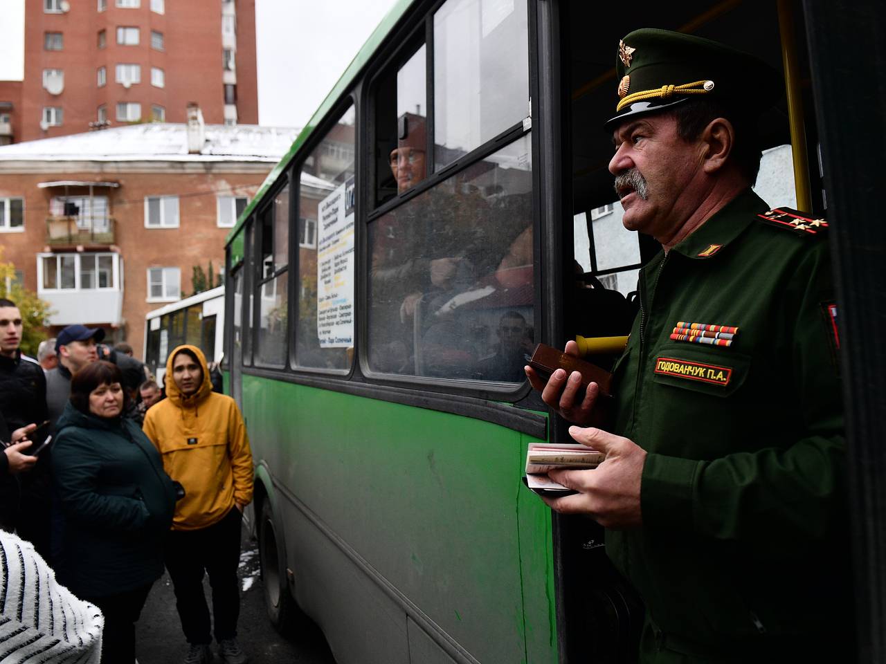 В военкоматах российского региона отменили отправки мобилизованных:  Общество: Россия: Lenta.ru